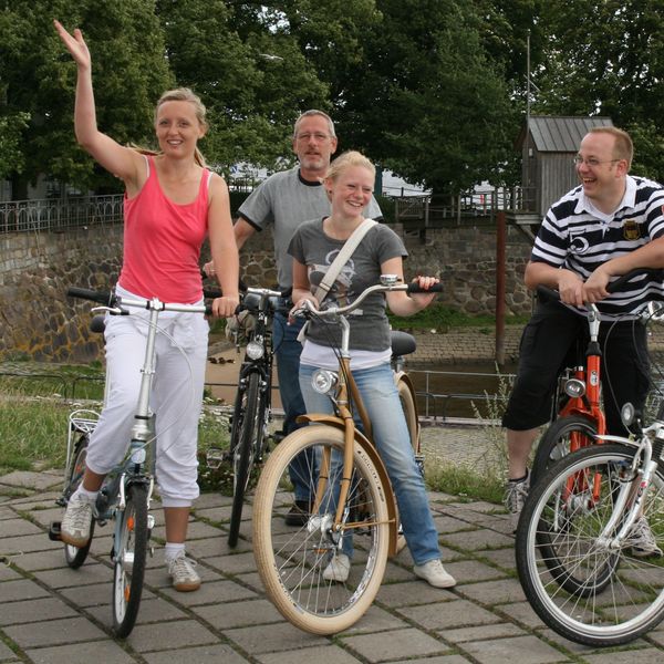 Radfahrergruppe am Zollenspieker