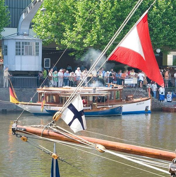 historische Schiffe im Bergedorfer Hafen, Serrahn